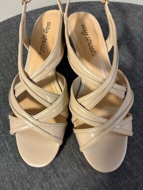 Easy Street Tristen Sandal Nude 1.5” Heel Size 7W